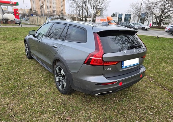 Volvo V60 Cross Country cena 162500 przebieg: 66000, rok produkcji 2020 z Warszawa małe 121